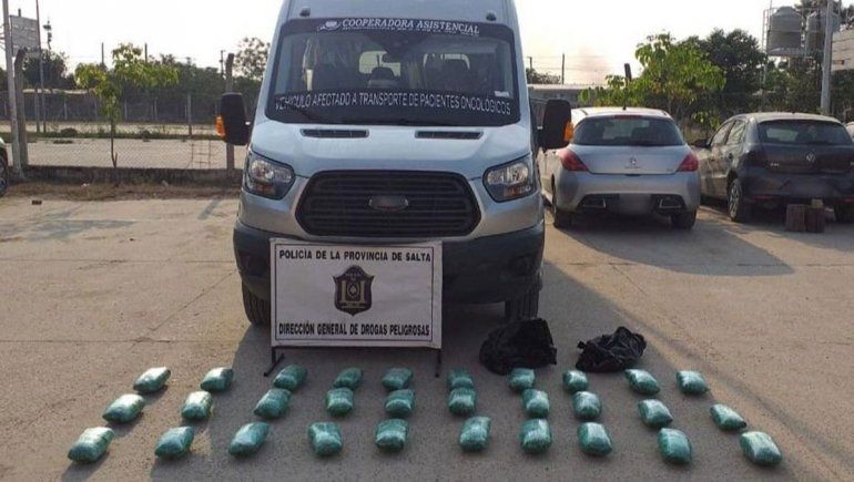 Hallaron 22 kilos de coca junto a siete concejales