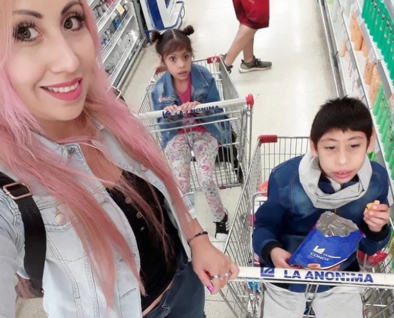 Así tenía que hacer las compras con sus hijos Lesly, la mamá de Comodoro Rivadavia cuyo proyecto de inclusión podría convertirse en ley en Chubut. Así tenía que hacer las compras con sus hijos Lesly, la mamá de Comodoro Rivadavia cuyo proyecto de inclusión podría convertirse en ley en Chubut.