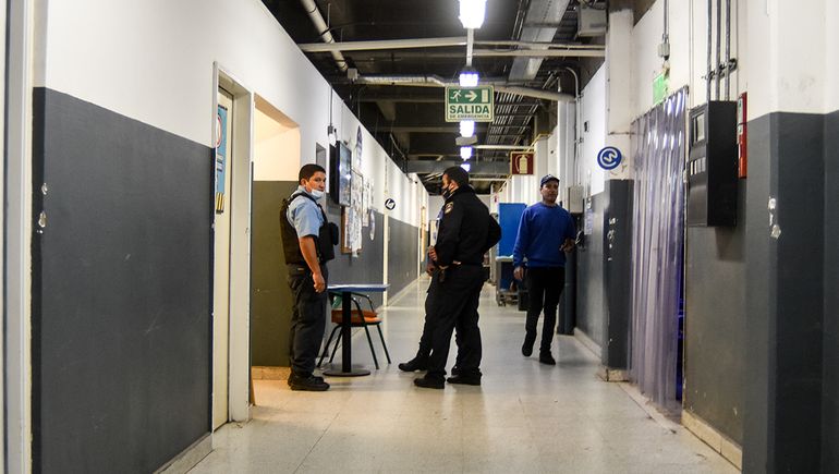 Susto y desalojo en un shopping: un paquete sospechoso activó el protocolo