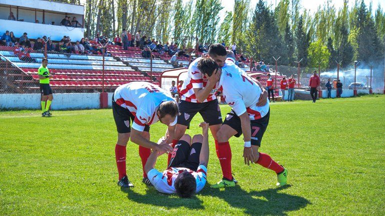 Una de cal y una de arena:  mojó Klusener, se lesionó Villa