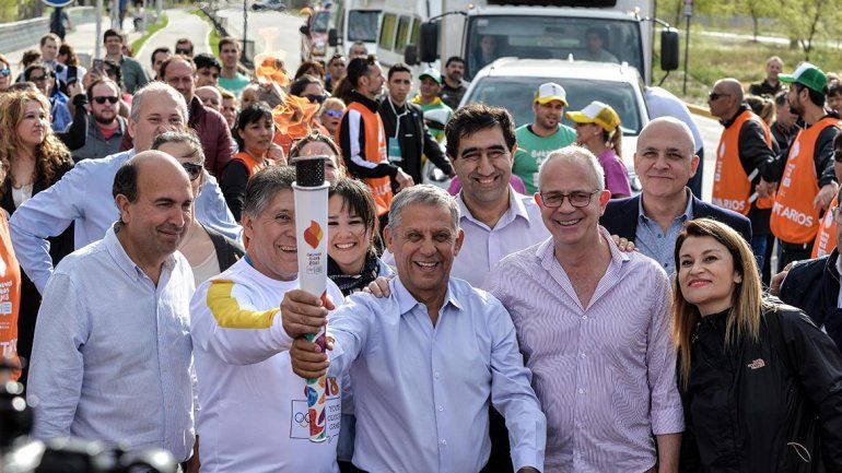 La antorcha olímpica recorrió el Paseo Costero