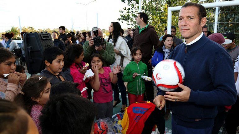 El gobernador Omar Gutiérrez