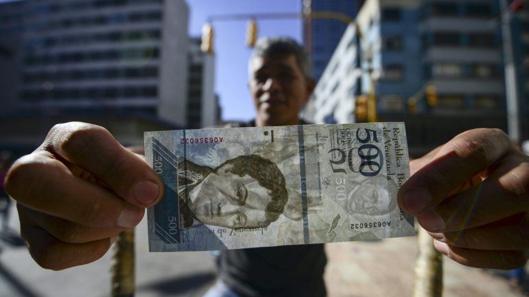 La crisis venezolana crece día a día. ¿Calmarán estos billetes?