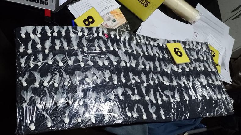 La banda narco desbaratada operaba en las ciudades de Senillosa y Centenario. | LM Neuquen La banda narco desbaratada operaba en las ciudades de Senillosa y Centenario.