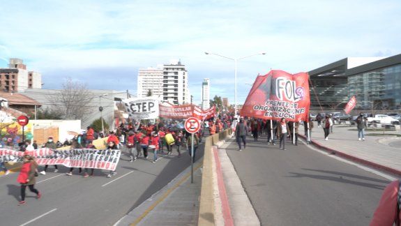 Organizaciones sociales marcharon a la Legislatura
