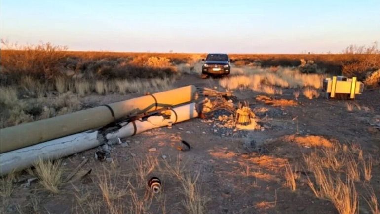 En Chubut pican la base de las columnas de eletricidad para derribarlas y llevarse cables y transformadores
