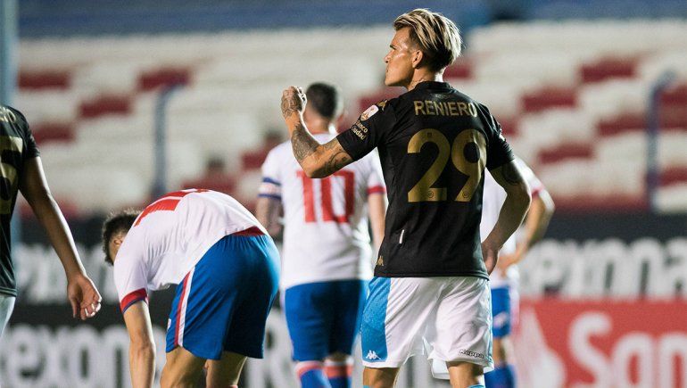 Racing superó en Uruguay a un Nacional alternativo