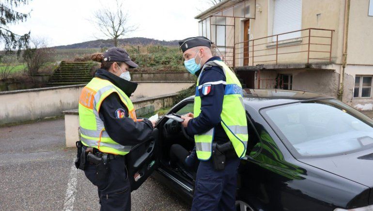 Su marido la drogó durante 10 años para que otros hombre la violaran