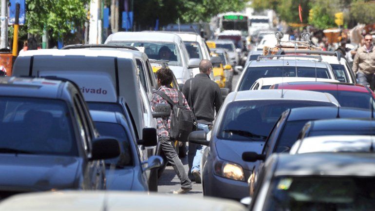 Las calles de la ciudad de Neuquén están siempre saturadas