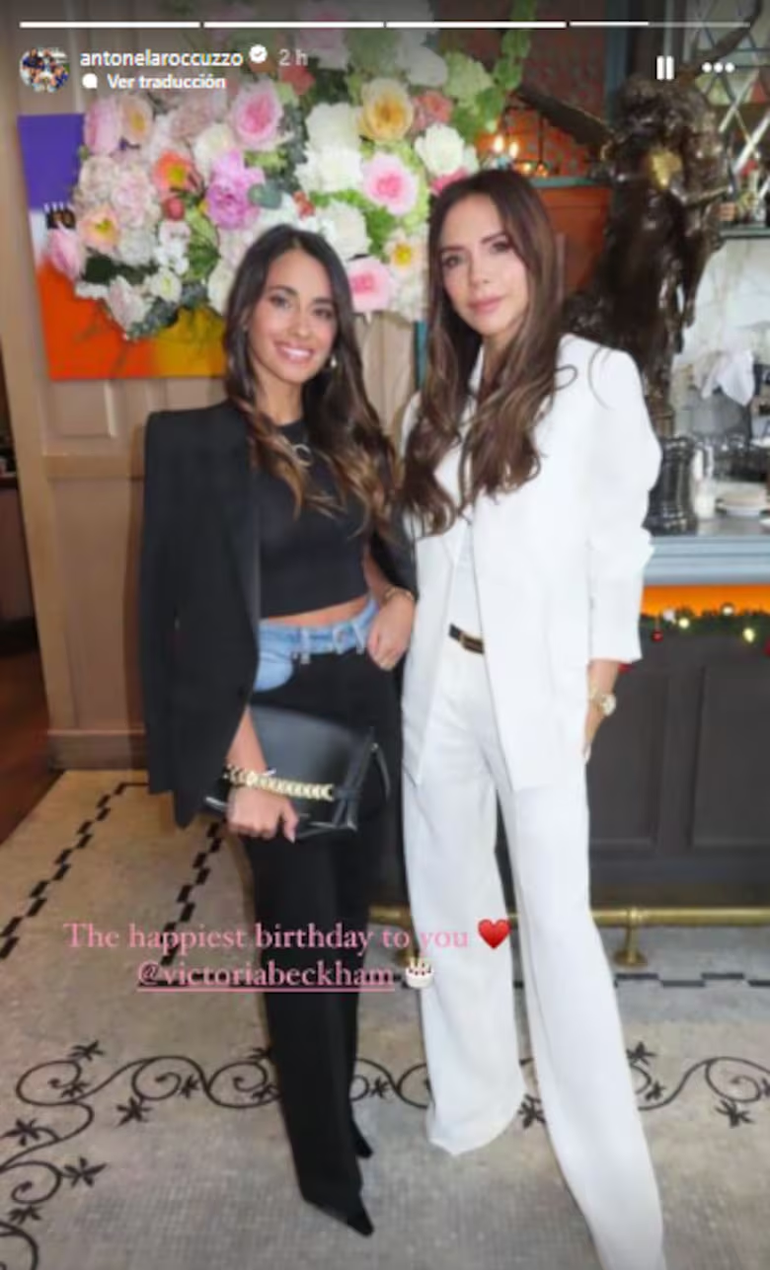 Antonela Roccuzzo y Victoria Beckham. Antonela Roccuzzo y Victoria Beckham.