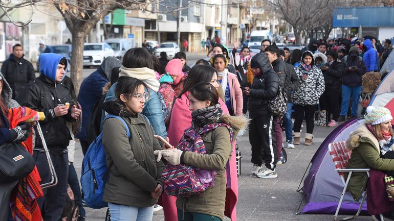 Los auxiliares de servicio podrían en algún momento cobrar el presentismo si es que se incorpora al Convenio Colectivo de Trabajo. Los auxiliares de servicio podrían en algún momento cobrar el presentismo si es que se incorpora al Convenio Colectivo de Trabajo.