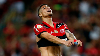 insolito: flamengo le transfirio 350 mil euros a una persona equivocada insolito: flamengo le transfirio 350 mil euros a una persona equivocada