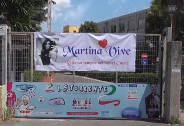 La comunidad de Afragola localidad del norte de Nápoles, conmocionada por el crimen de Martina Carbonaro. La comunidad de Afragola localidad del norte de Nápoles, conmocionada por el crimen de Martina Carbonaro.