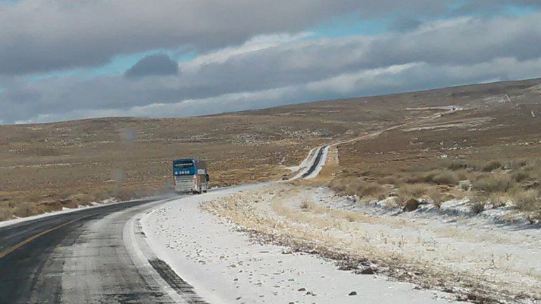 Habilitan el tránsito en la Ruta 237 tras la acumulación de nieve y hielo