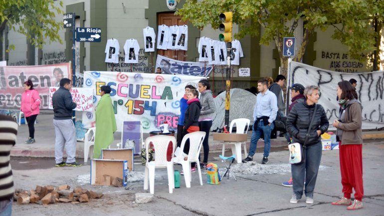 ATEN mantuvo hasta ayer un acampe frente a la Casa de Gobierno en el marco de las medidas de fuerza.
