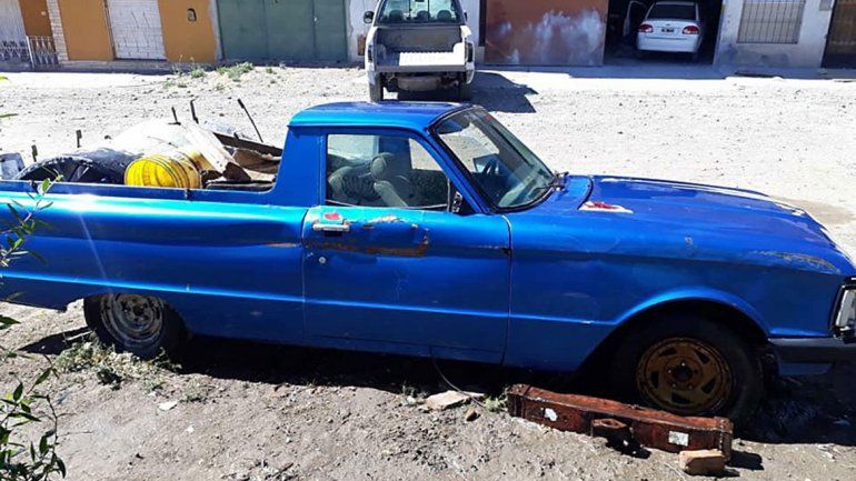 Vende una camioneta que nunca terminó de pagar