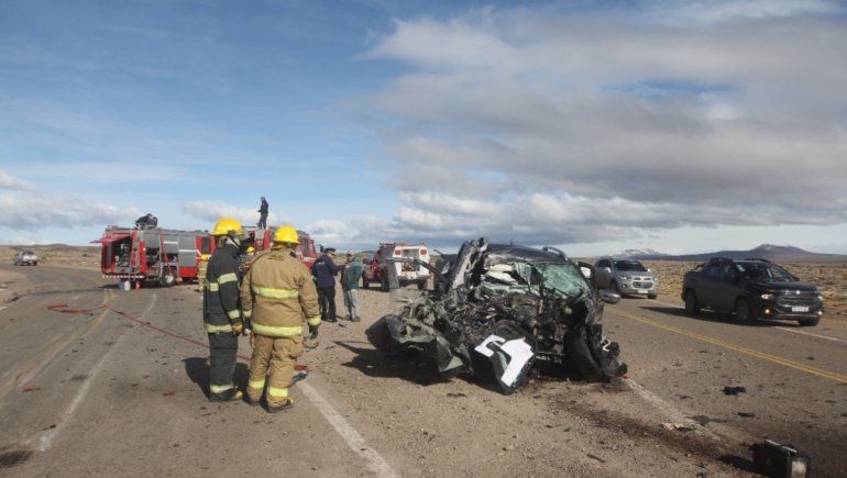 Violento choque en el cruce de rutas 40 y 46 dejó cinco heridos