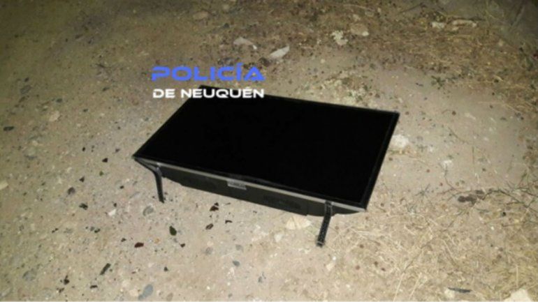 Rompieron la puerta y robaron un LED pero fueron atrapados a las pocas cuadras