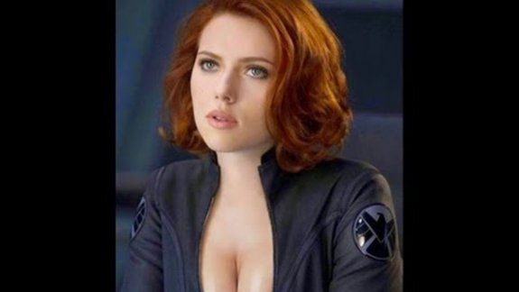 Marvel busca doble de glúteos para Scarlett