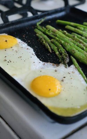 Receta fácil: espárragos con huevo