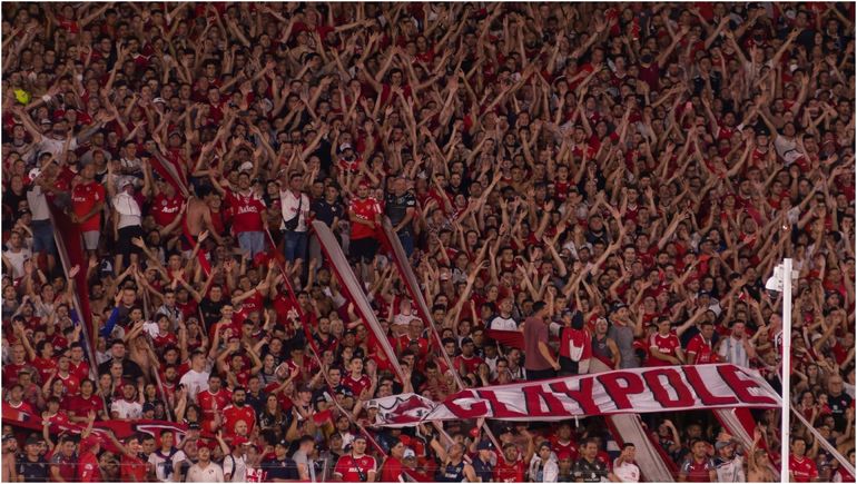 La genial gastada que le hizo la hinchada de Independiente a Racing en plena colecta de Maratea