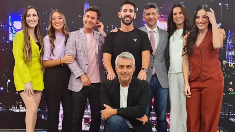 Entre lágrimas, una periodista estrella de TN se despidió del país