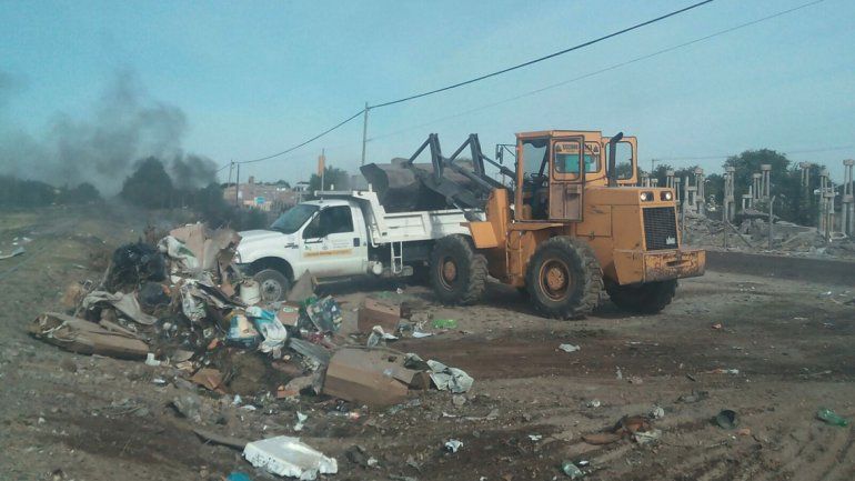 Volvieron a quemar los contenedores y el Municipio decidió retirarlos