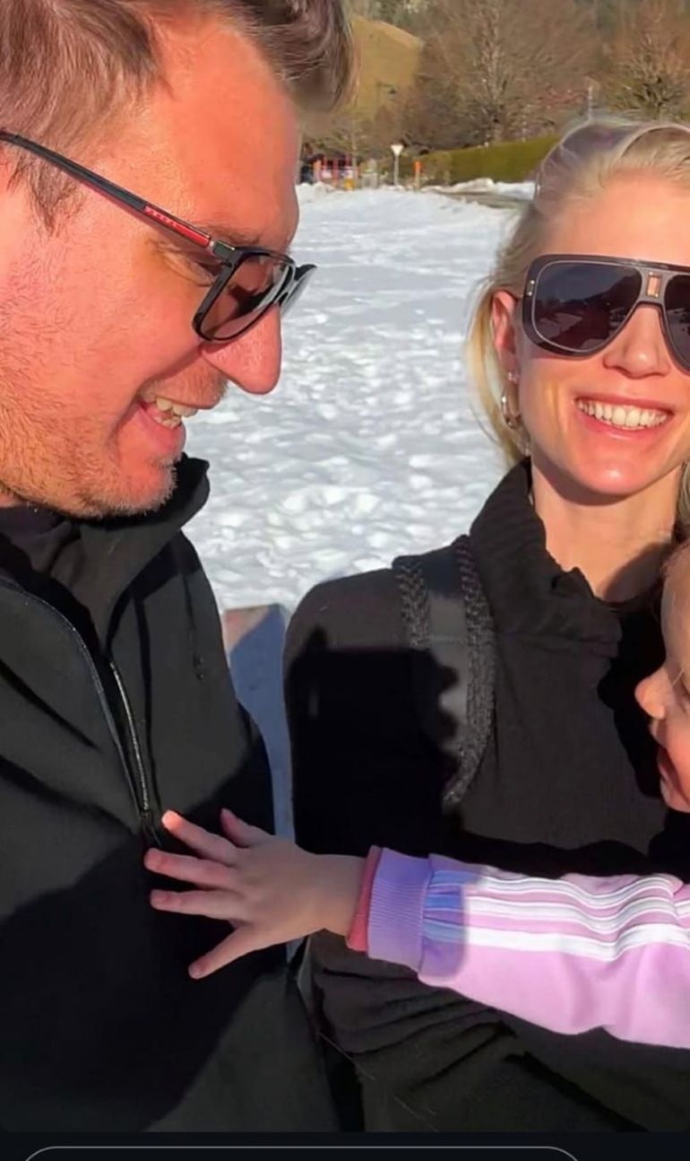 Maxi López, Daniela Christiansson y su hija Maxi López, Daniela Christiansson y su hija