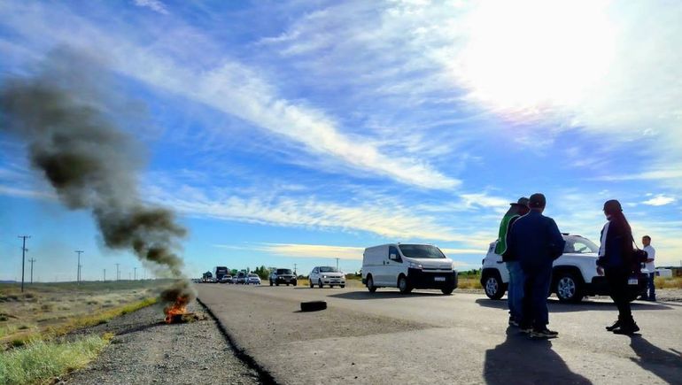 Trabajadores del PIAP mantendrán las medidas de fuerza en Ruta 22 hasta el viernes.