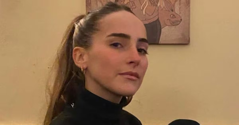 Las fotos de las hermanas desconocidas de Ámbar de Benedictis, la hija de Juana Viale