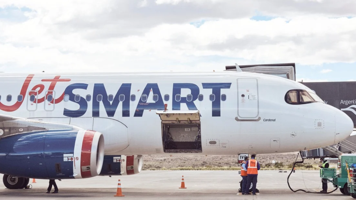 Por un paro, cancelan vuelo de JetSMART en Neuquén thumbnail