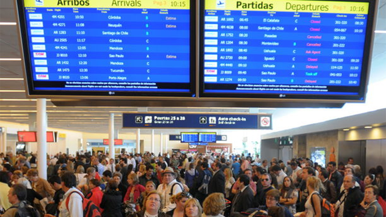 Aeropuertos registran demoras por un paro de controladores aéreos. Foto: archivo.