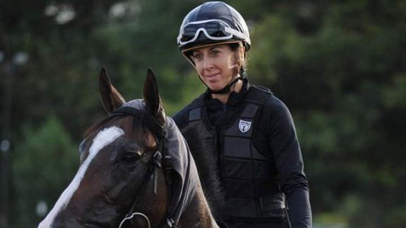 Murió la jocketa que sufrió una rodada en Palermo