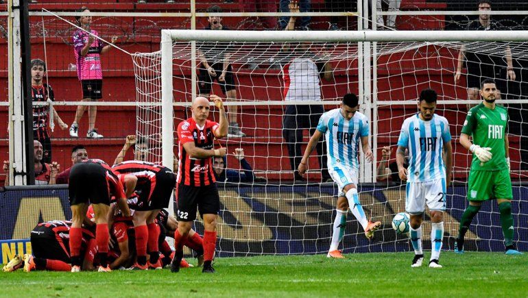 Por una mala salida de Arias, Racing empató ante Patronato