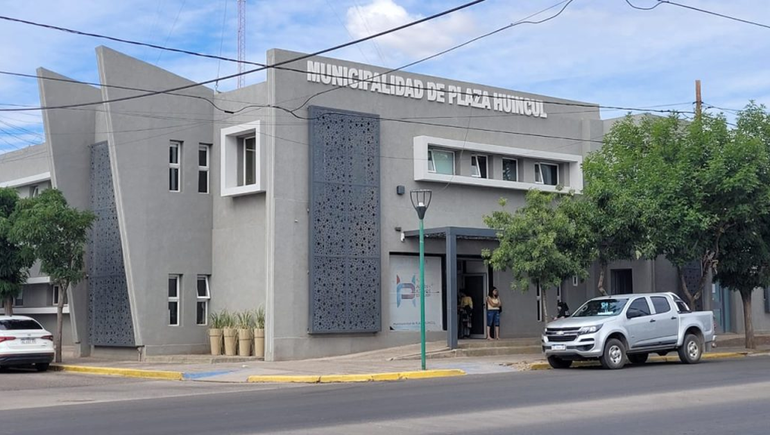 El intendente de Plaza Huincul reabrió el municipio tras el escándalo