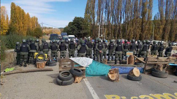 Sigue la tensión en los cortes: intervino Gendarmería con un cordón