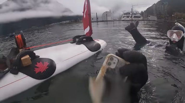 Viral: el iPhone de una mujer permaneció 6 meses en un lago y lo rescataron intacto