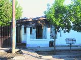 El incendio y los posteriores fallecimientos causaron gran consternación en los vecinos del barrio, que coparon las calles durante la madrugada.