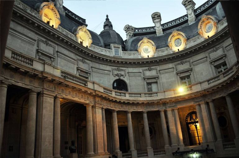 El ministerio de Relaciones Exteriores de la República Argentina. El ministerio de Relaciones Exteriores de la República Argentina.