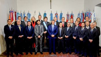 Tras el triunfo en las elecciones legislativas, el presidente Javier Milei convocó a los gobernadores a una reunión en Casa Rosada. Tras el triunfo en las elecciones legislativas, el presidente Javier Milei convocó a los gobernadores a una reunión en Casa Rosada.