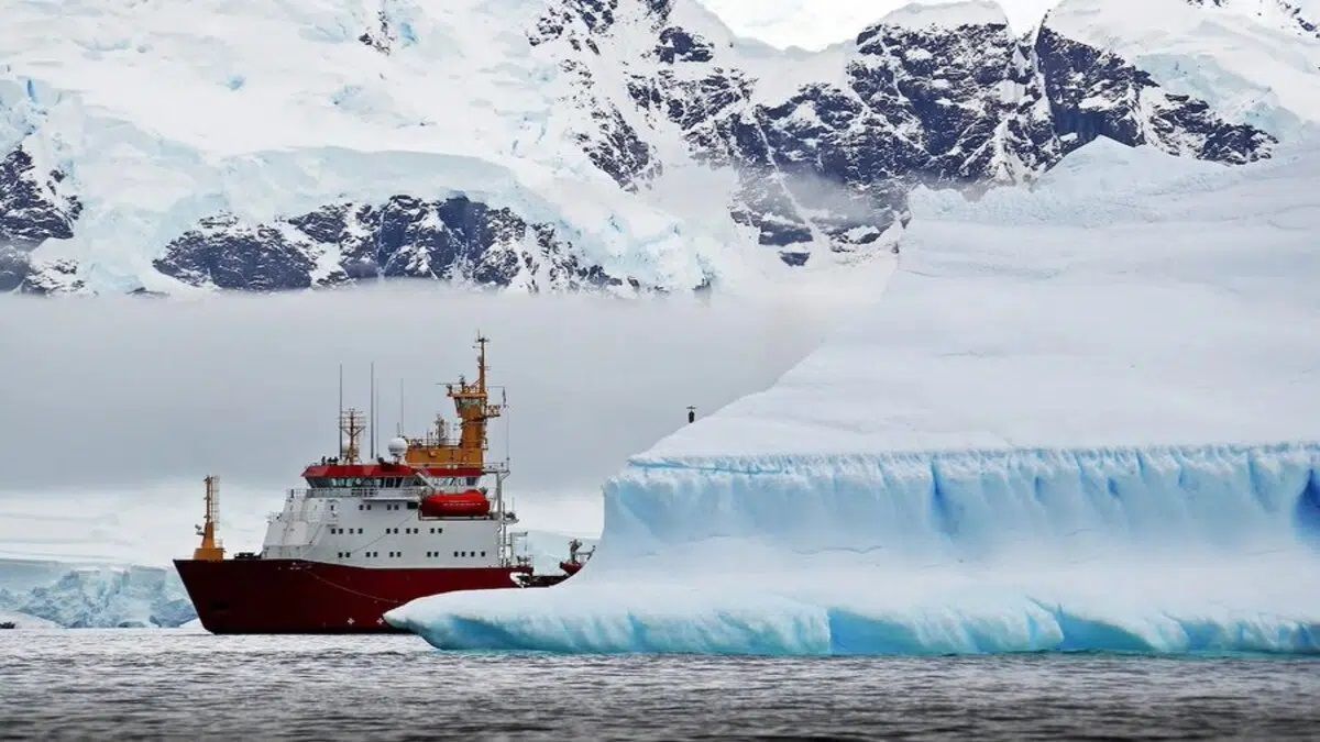 Rusia descubre las mayores reservas de petróleo del mundo en la Antártida thumbnail