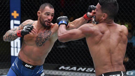 UFC: Fue una guerra y el argentino Ponzinibbio demolió a un invicto en Las Vegas