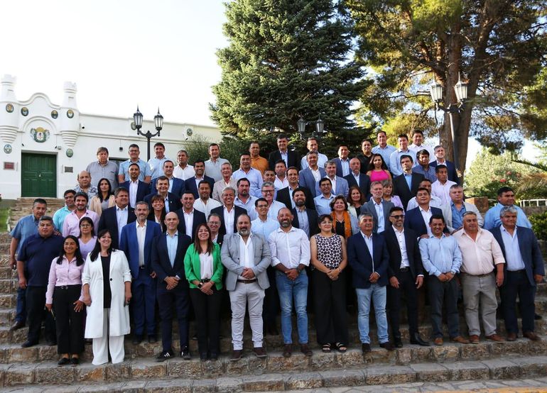 Figueroa hará un nuevo encuentro con los intendentes de su partido. Figueroa hará un nuevo encuentro con los intendentes de su partido.