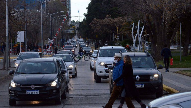 Más restricciones en Neuquén: desde el lunes se reduce la circulación hasta las 20