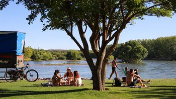 el calor sigue firma en neuquen: ¿a cuanto llegara la temperatura este lunes? el calor sigue firma en neuquen: ¿a cuanto llegara la temperatura este lunes?