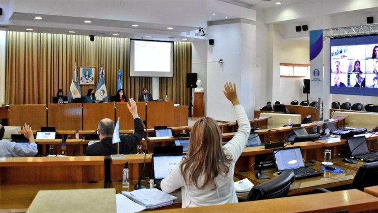 Los bancos e híper pagarán la tasa para aliviar a las pymes