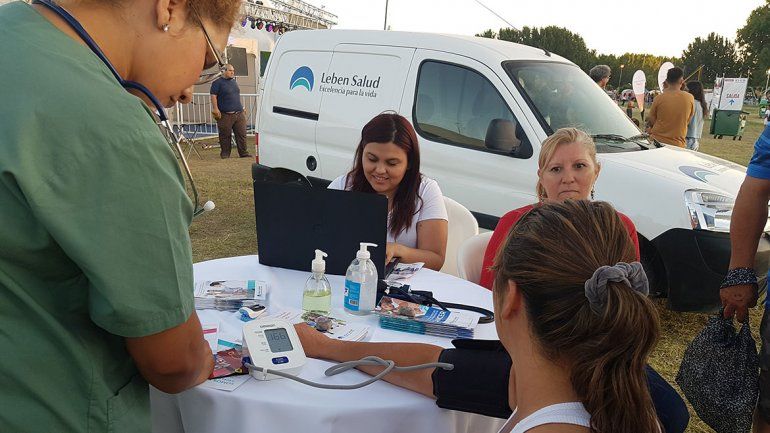 Leben Salud controló la presión arterial de los neuquinos en la Confluencia