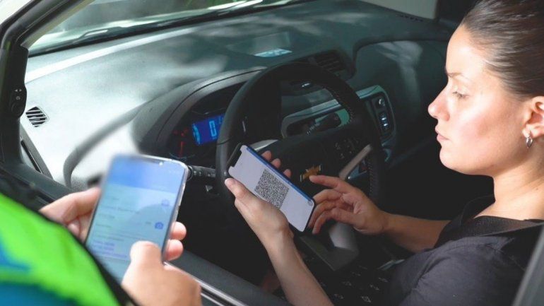 Los conductores podrán mostrar la licencia de conducir digital en los controles
