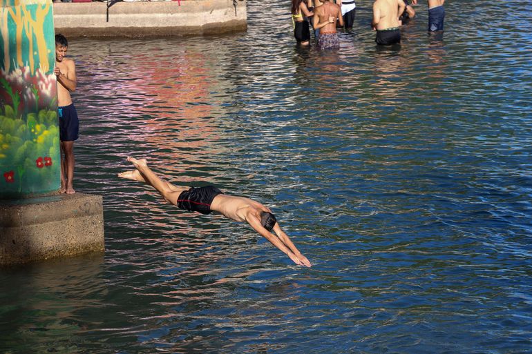 Hay cursos de agua que no cuentan con guardavidas y que si bien es sencillo acceder, son lugares riesgosos. Hay cursos de agua que no cuentan con guardavidas y que si bien es sencillo acceder, son lugares riesgosos.