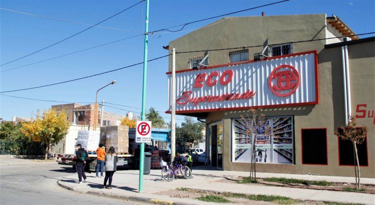 Multaron a supermercado chino por sobreprecios